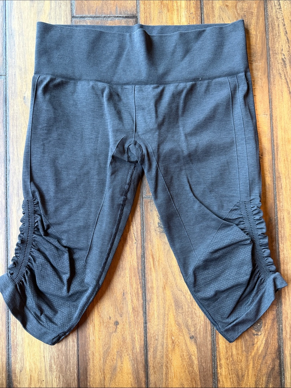 lululemon athletica Charcoal Ruched Capri Leggings
